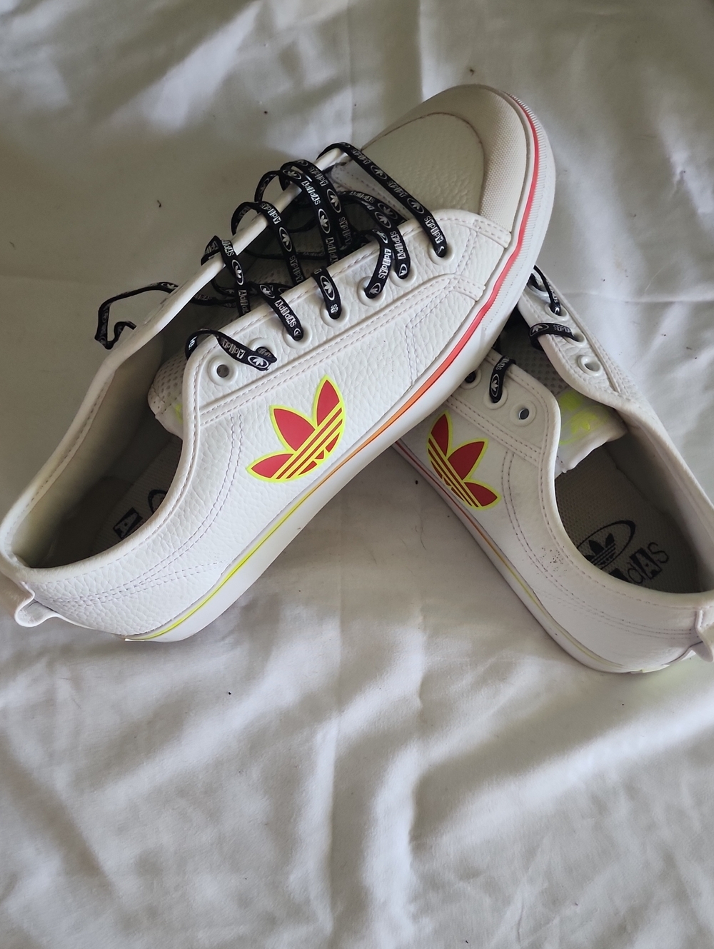 Adidas Originals Nizza Trefoil Low White Vivid Red Sneakers Size 10